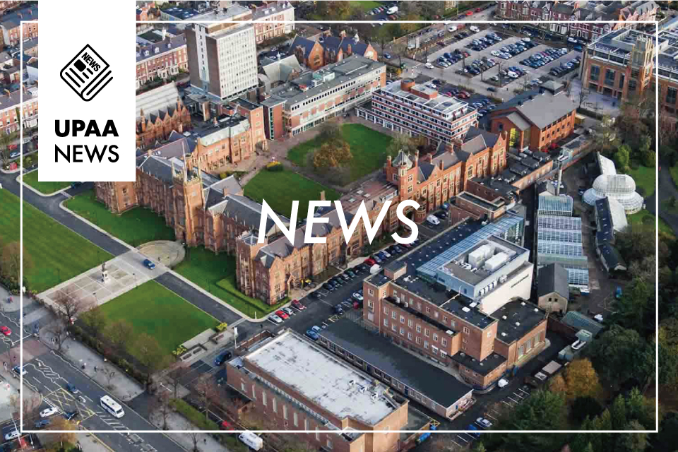 「Celebrating 175 Years - Queen\'s University Belfast」クイーンズ大学ベルファスト創立175周年